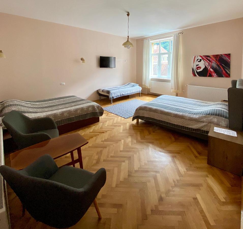 Отель Casa Balcescu Брашов Экстерьер фото