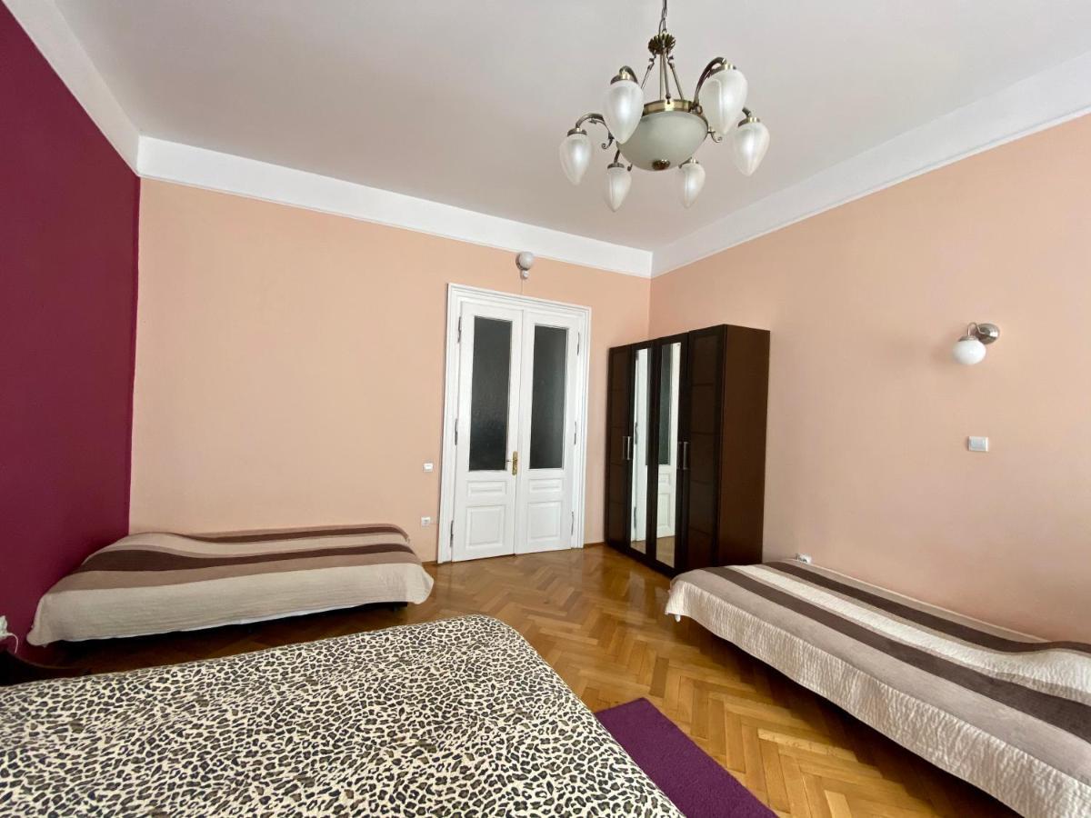 Отель Casa Balcescu Брашов Экстерьер фото